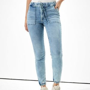 American Eagle High-Waisted Light-Wash Jegging Jogger